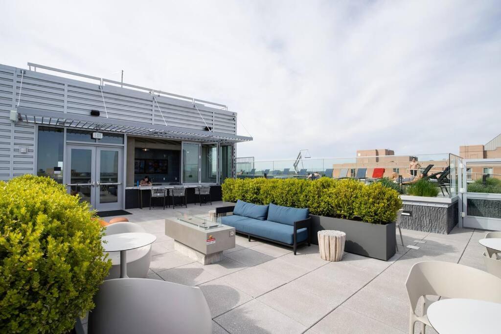 Stylish Condo At Clarendon With Rooftop Views Arlington Buitenkant foto