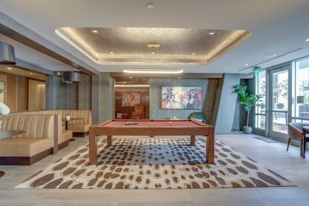 Stylish Condo At Clarendon With Rooftop Views Arlington Buitenkant foto
