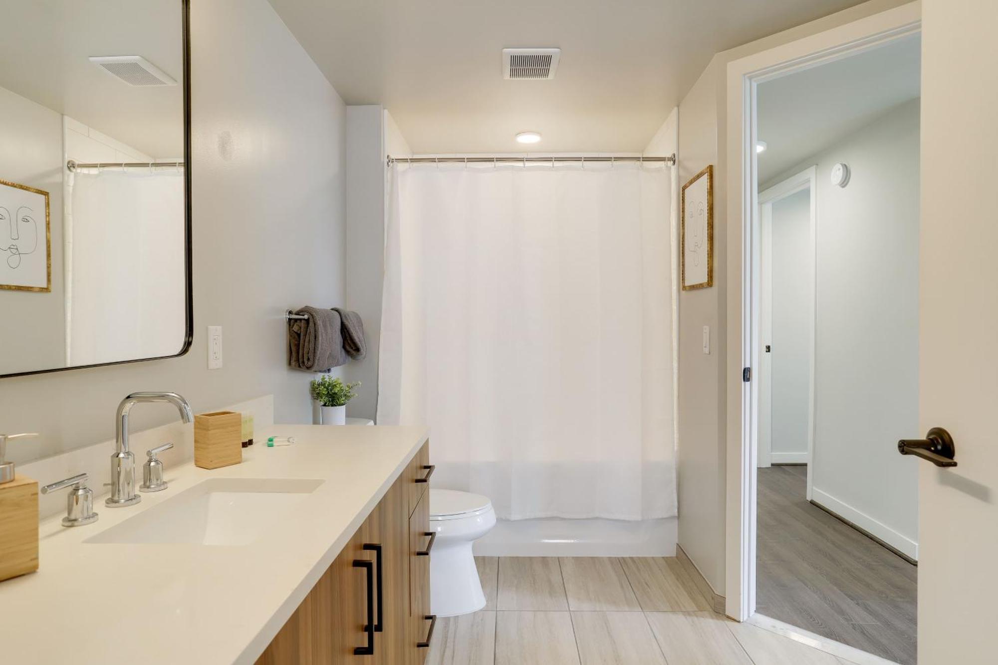 Stylish Condo At Clarendon With Rooftop Views Arlington Buitenkant foto